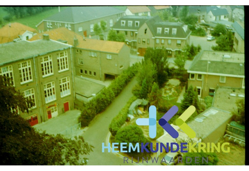 Zicht op Maria school en Dorpsdijk Lobith vanuit kerktorenColl. G.B. Janssen (318)